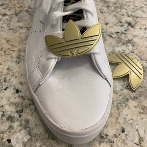 Adidas Shoelace Charm Gold Metal
